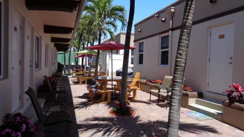 Posada Caribbean Suites Grandby Motel