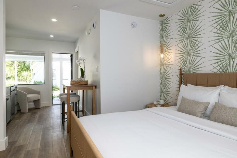 Hotel Pines & Palms Resort