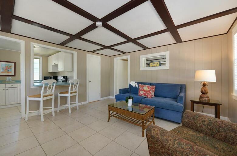 Hotel Pines & Palms Resort