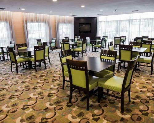 Hotel Comfort Suites Lake City