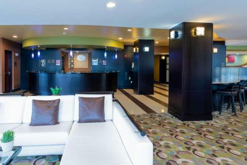 Hotel Comfort Suites Lake City