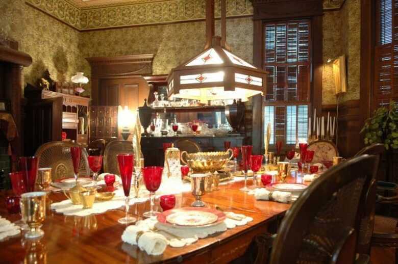 Bed & Breakfast Amsterdam's Curry Mansion Inn