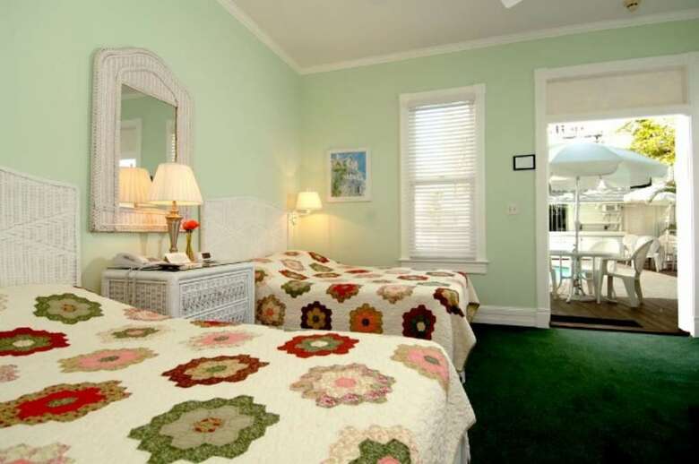 Bed & Breakfast Amsterdam's Curry Mansion Inn