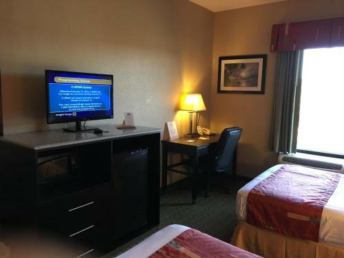 Hotel Days Inn And Suites Lakeland