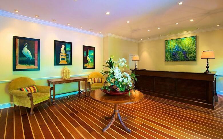 Parrot Key Hotel And Resort