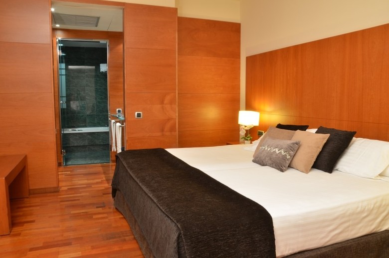 Hotel Acevi Villarroel