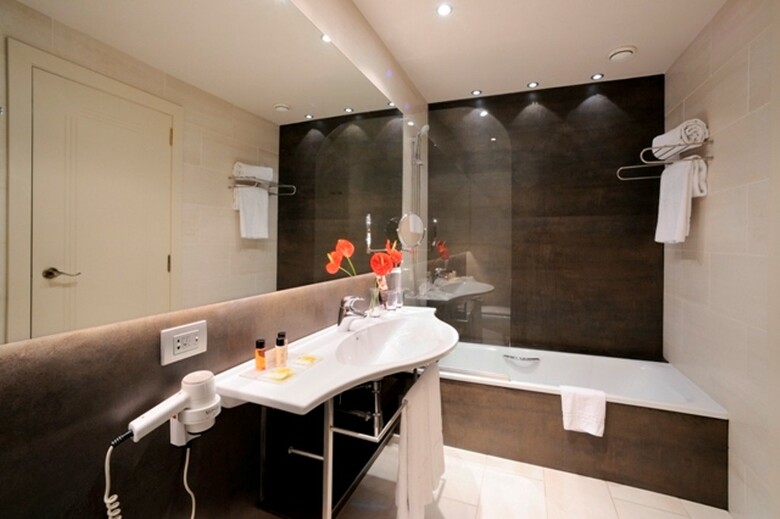 Hotel Duquesa De Cardona