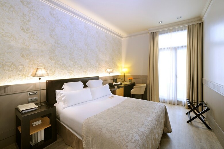 Hotel Duquesa De Cardona