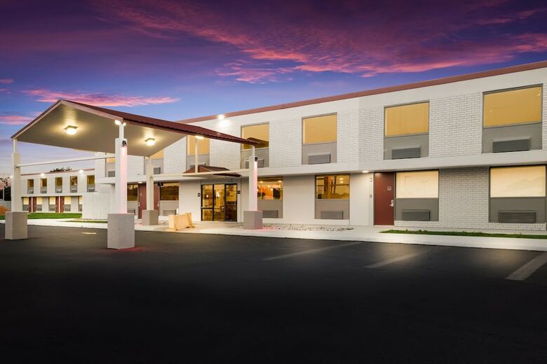 Hotel Econo Lodge Inn And Suites