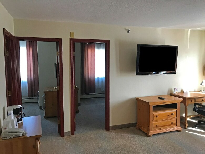 America's Best Value Inn Executive Suites & Hotel