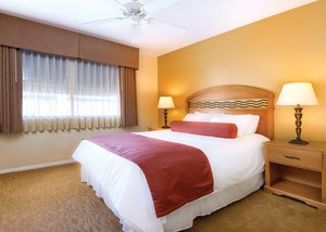 Hotel Dolphins Cove Resort