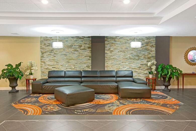 Hotel Ramada Airport Conference Center
