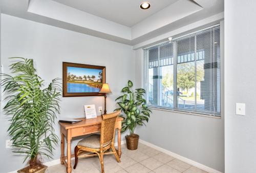 Apartamentos Vicenza Golf Condo At The Lely Resort