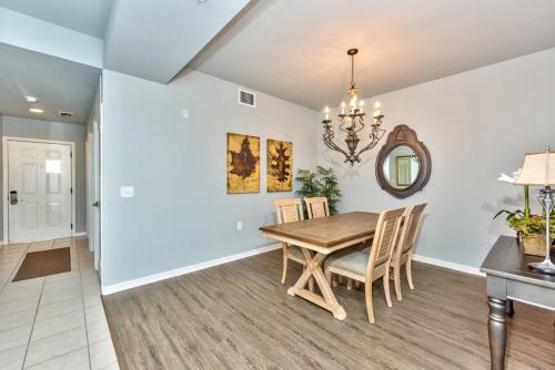 Apartamentos Vicenza Golf Condo At The Lely Resort