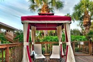 Hotel Red Roof Plus & Suites Naples