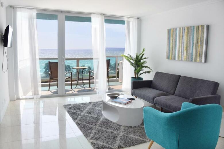 Apartamentos Seacoast Suites