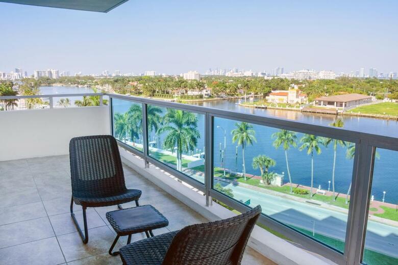 Apartamentos Seacoast Suites