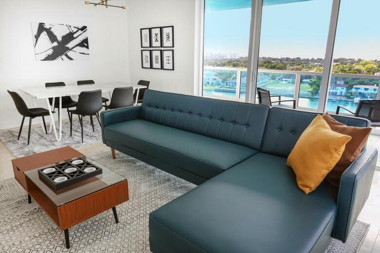 Apartamentos Seacoast Suites