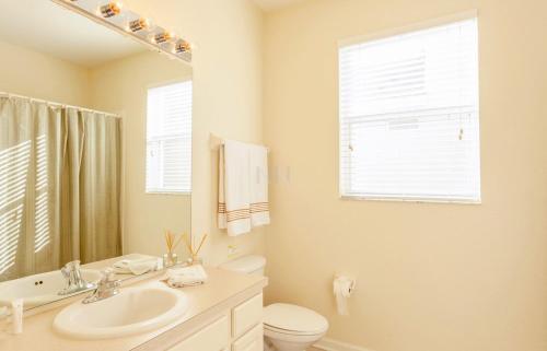 Spacious Vacation Home Rental House 77tb12