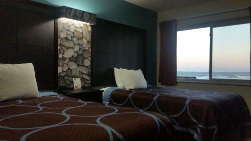 Driftwood Beach Motel