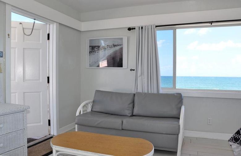 Posada Coral Tides Resort & Beach Club