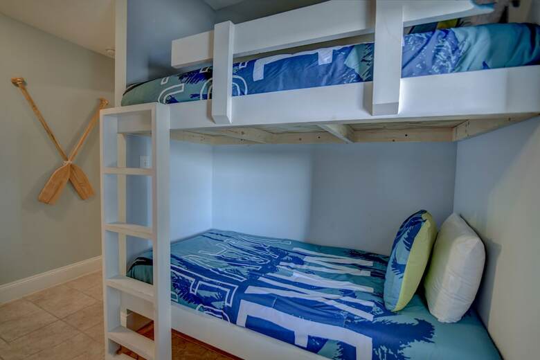 Aparthotel Laketown Wharf By Resort Collection