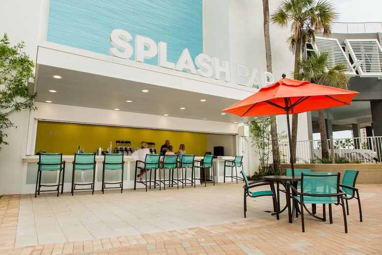Aparthotel Laketown Wharf By Resort Collection