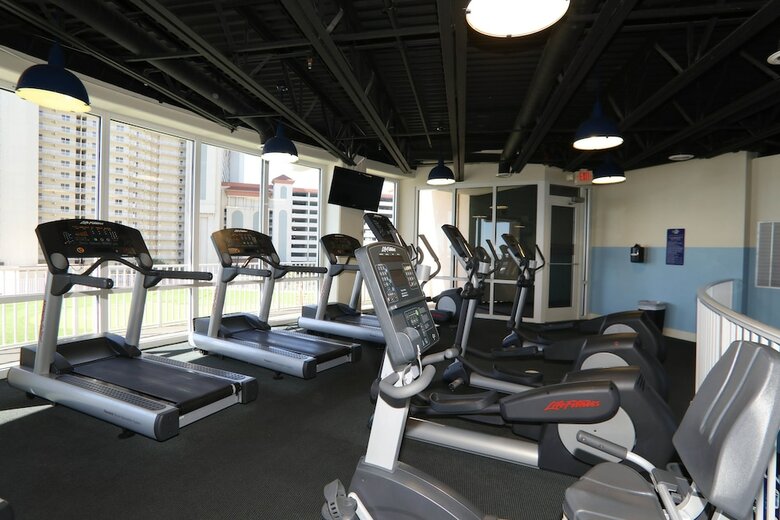 Aparthotel Laketown Wharf By Resort Collection