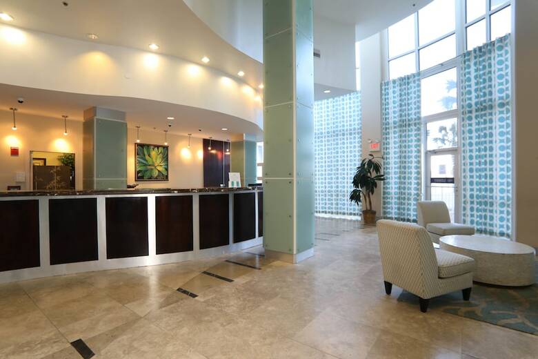 Aparthotel Laketown Wharf By Resort Collection