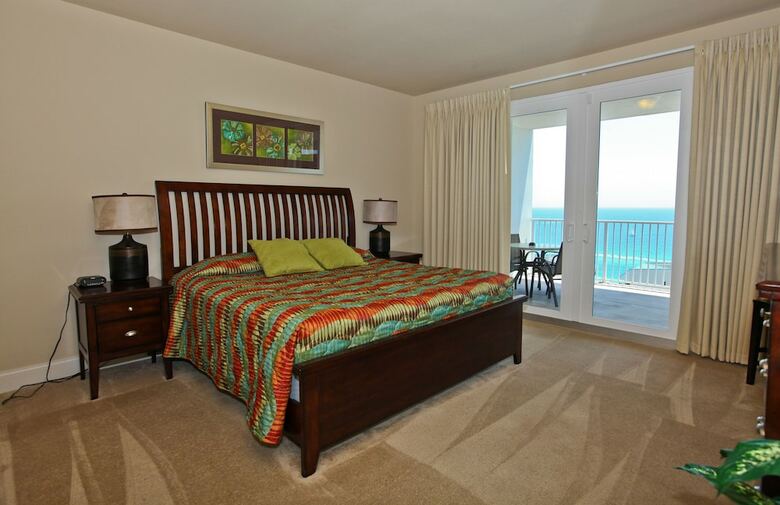 Aparthotel Laketown Wharf By Resort Collection