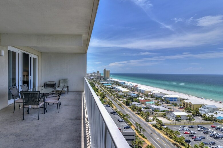 Aparthotel Laketown Wharf By Resort Collection