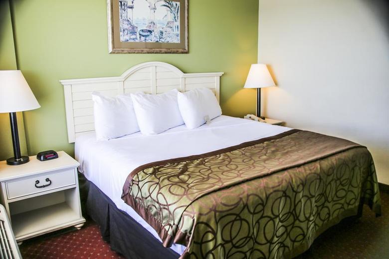 Hotel Legacy By The Sea