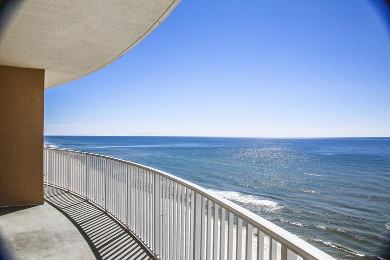Hotel Legacy By The Sea