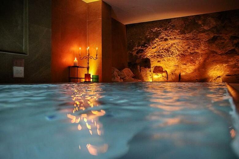 UNA Hotel One
