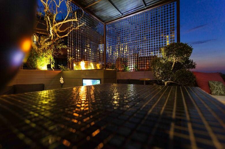 UNA Hotel One