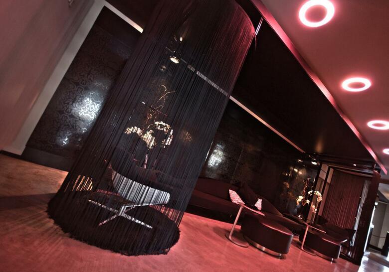 UNA Hotel One