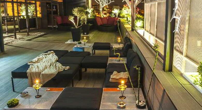 UNA Hotel One