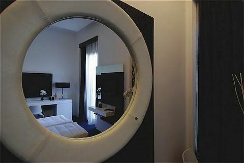 UNA Hotel One