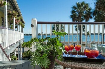 Bed & Breakfast Bayfront Marin House
