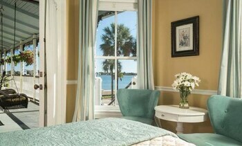 Bed & Breakfast Bayfront Marin House