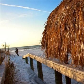 Plaza Beach Hotel - Beachfront Resort