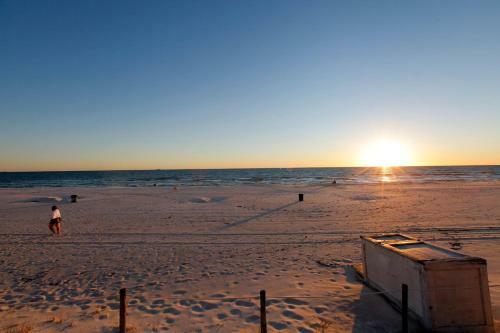 Hotel Boardwalk Beach Resort By Panhandle Getaways