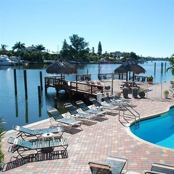 Bay Palms Waterfront Resort - Hotel And Marina