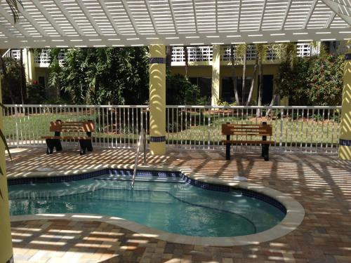 Hotel Alden Suites - A Beachfront Resort