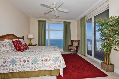Hotel Sterling Reef Beach Resort