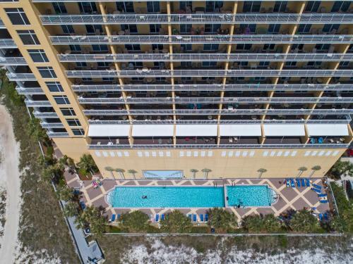 Hotel Sterling Reef Beach Resort