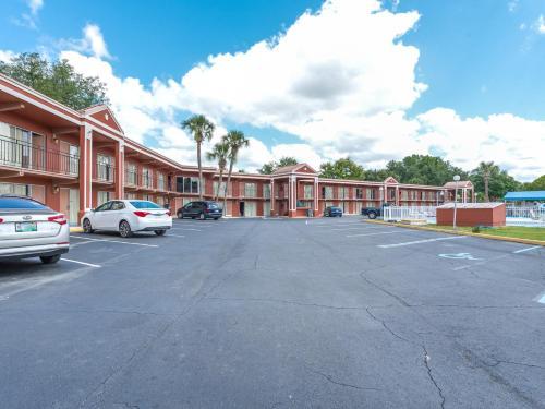 Motel Rodeway Inn - Silver Springs