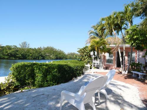 Hotel Siesta Key Bungalows
