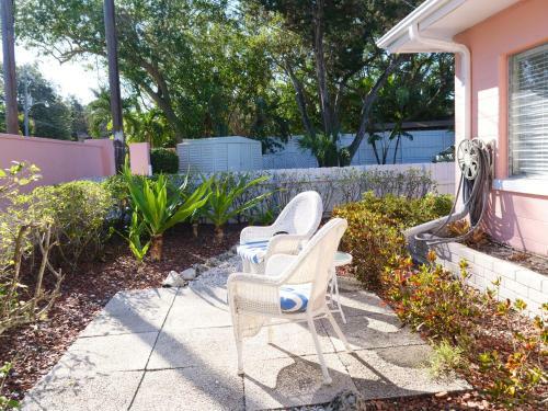 Hotel Siesta Key Bungalows