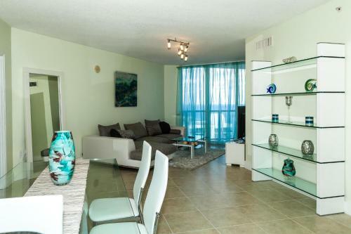 Apartamentos La Perla Condominium On The Beach
